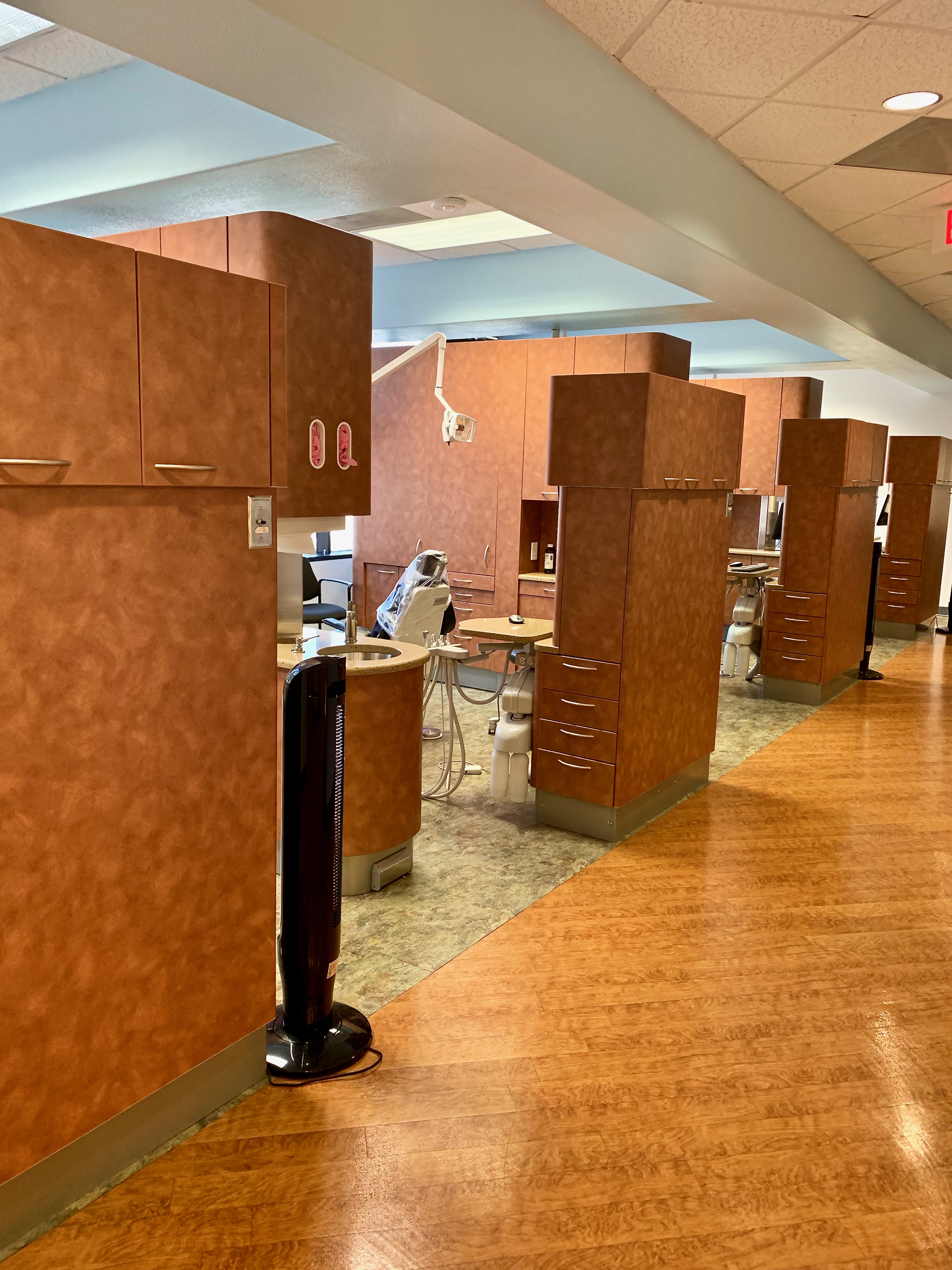 Central Dentist Consultation Room